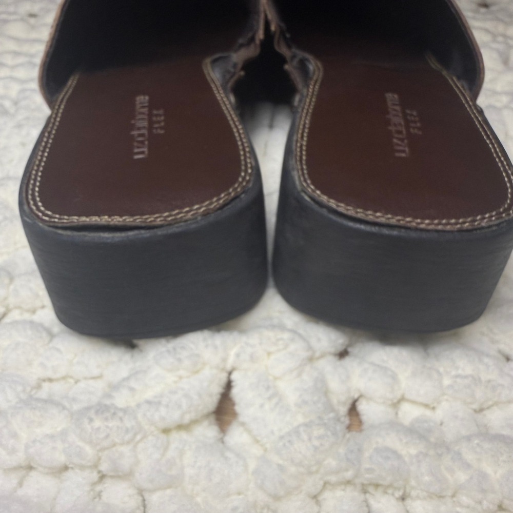 Liz Claiborne Flex Brown Leather Floral Embroidered Clogs Mules Womens 8.5 Boho - Picture 3 of 7
